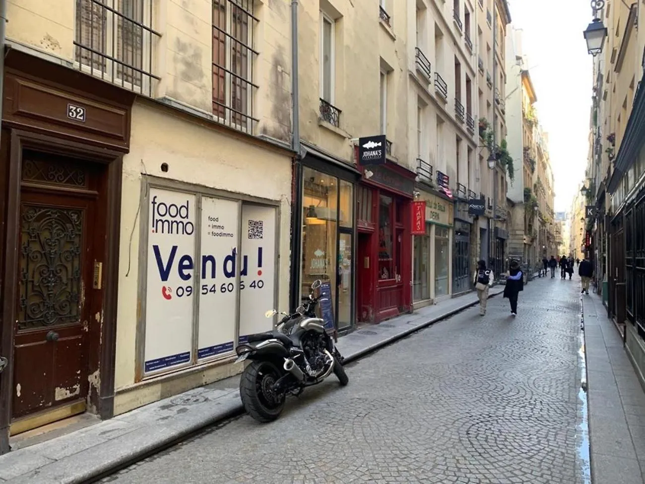 15 Atelier Montorgueil Super Héros Paris Apartment